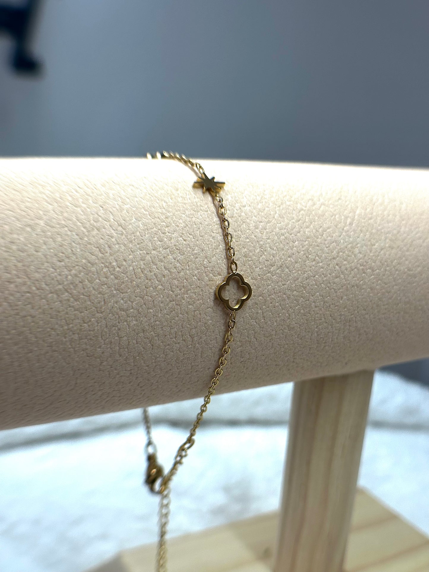Bracelet doré trèfle & étoile – Acier inoxydable