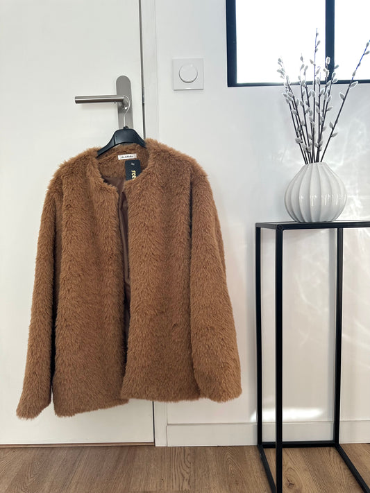 Veste en fourrure douce avec doublure
