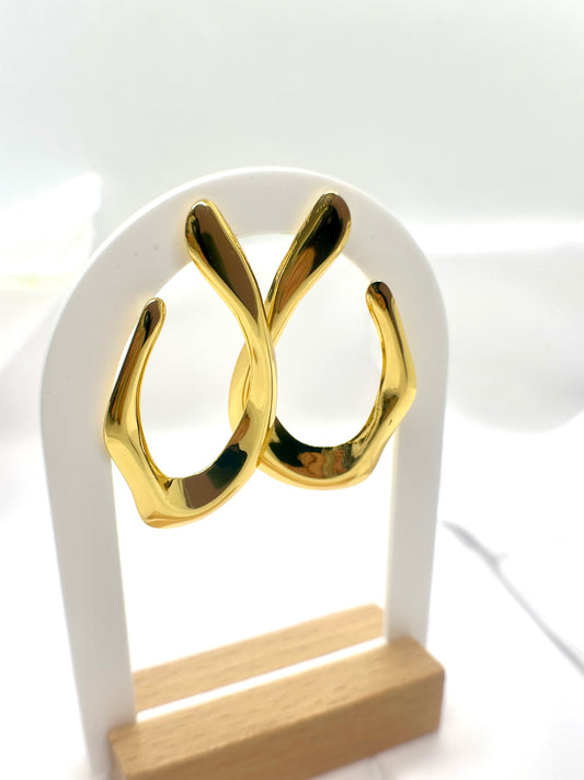 Boucles d’oreilles, forme fluide moderne