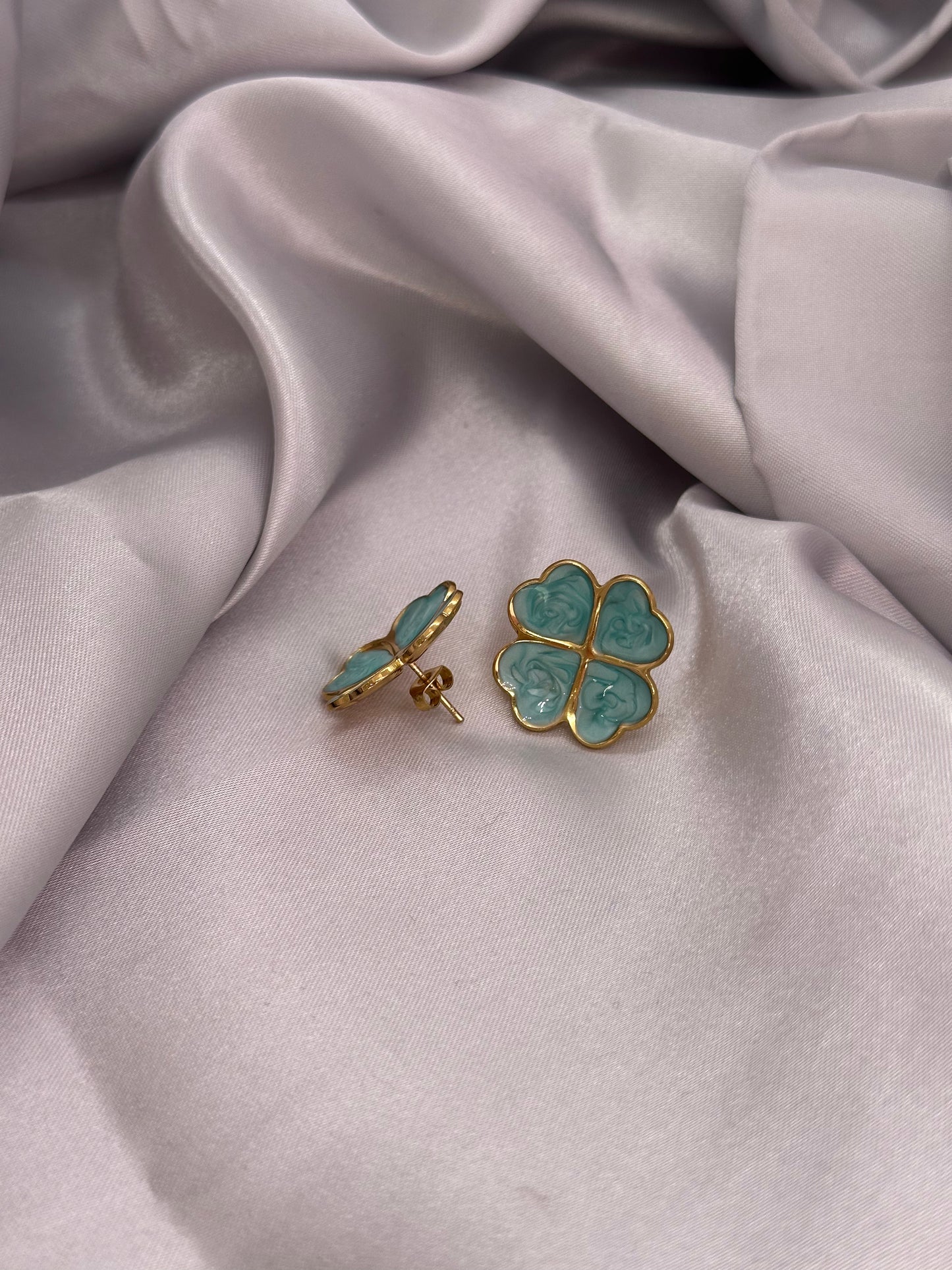 🌿 Boucles d’oreilles Trèfle Émeraude – Acier inoxydable