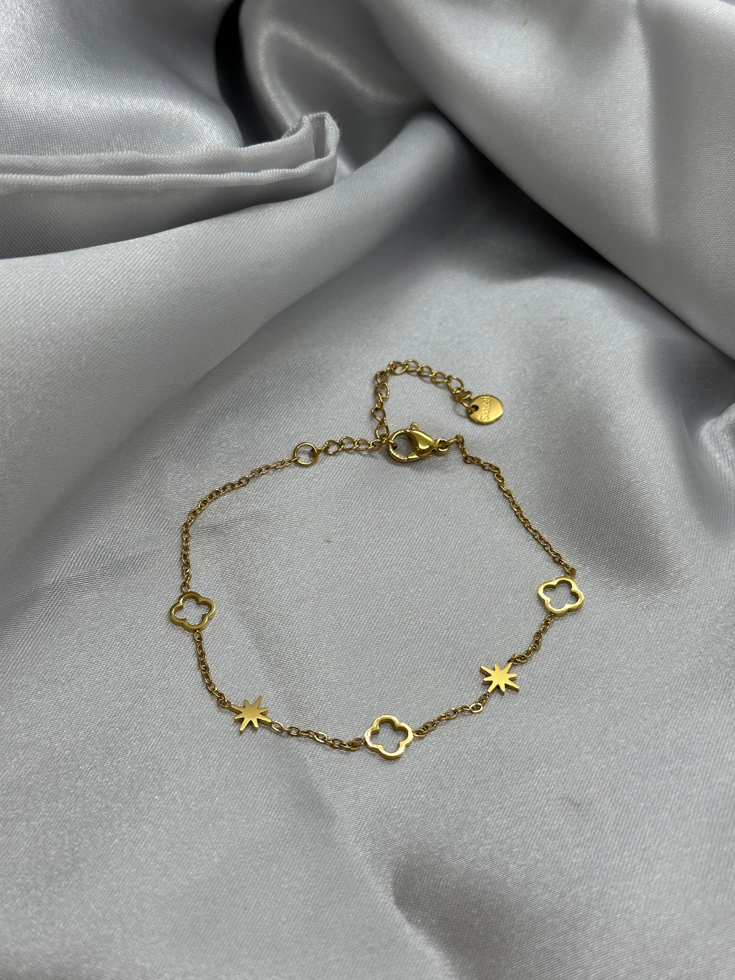 Bracelet doré trèfle & étoile – Acier inoxydable