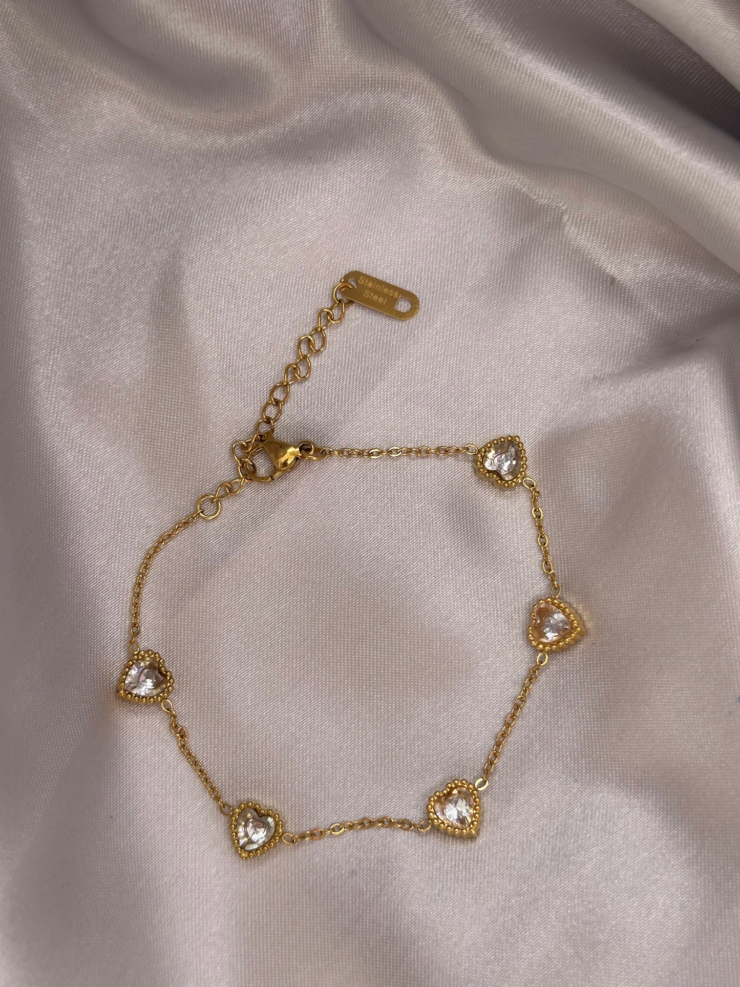 💛 Bracelet Cœurs Cristal – Acier inoxydable doré
