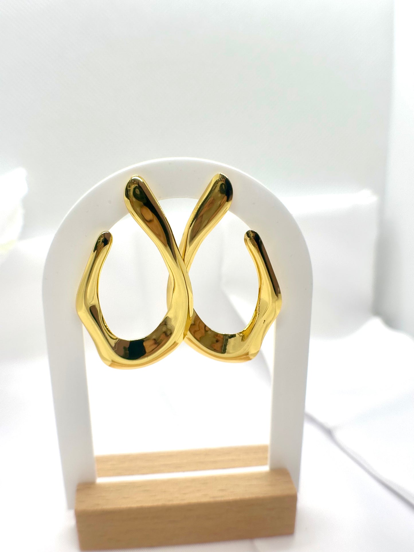 Boucles d’oreilles, forme fluide moderne