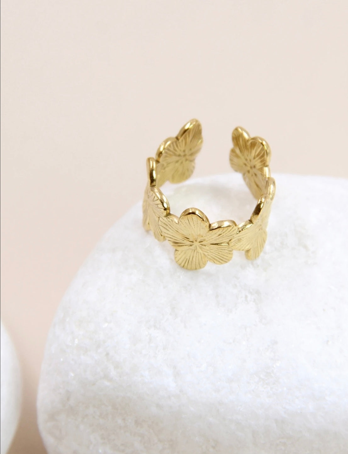 Bague ajustable fleurs dorées en acier inoxydable