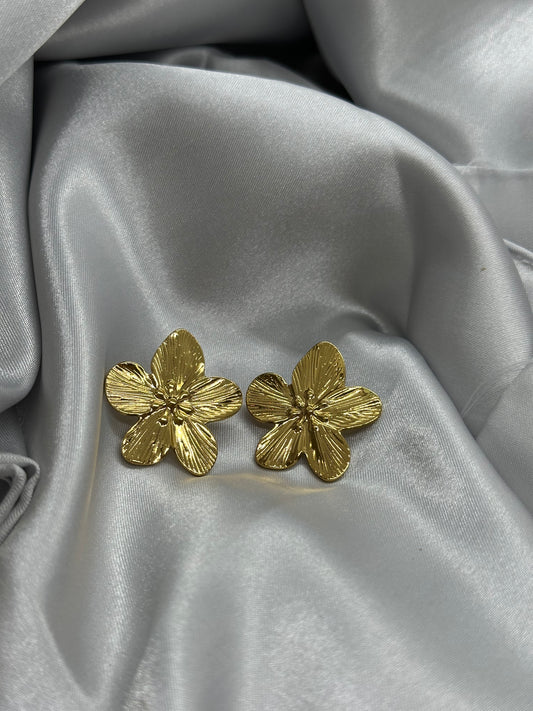 🌸 Boucles d’oreilles fleur dorée en acier inoxydable