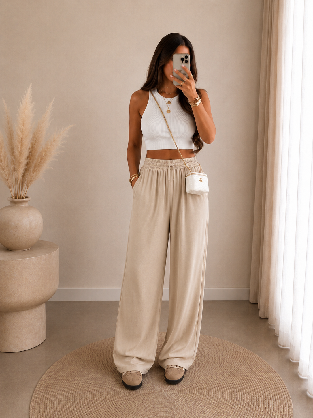 Pantalon large beige — confort absolu & style effortless.